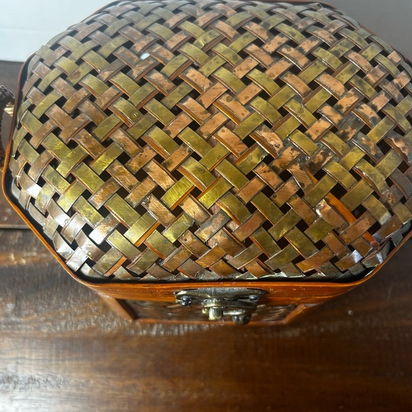 Rare  Vintage Wicker Wood Brass Trinket Basket Box with Metal Clasp - Picture 2 of 8